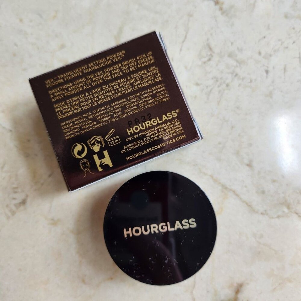 **5/$25** BEAUTY – HOURGLASS Veil Translucent Setting Powder - Talc Free - Picture 7 of 9